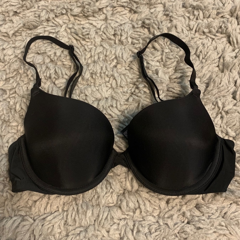 34C VICTORIA’S SECRET BRA